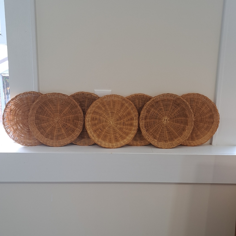 Vtg. 70s 7 Piece Rattan Boho Cottagecore Plate Chargers/paper Plate Holders.